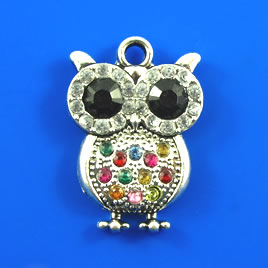 Pendant, silver-finished, 22x30mm owl with crystals. Each
