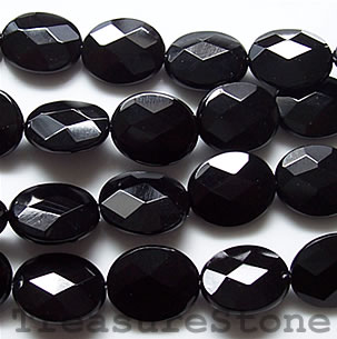 Bead, black onyx, 15x18mm faceted flat oval. 16-inch strand.