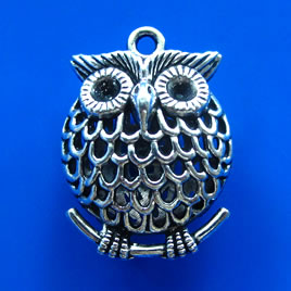 Pendant/charm, silver-finished, 25x30mm filigree owl. Each.