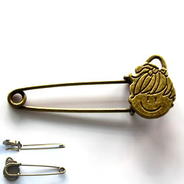 Brooch pin, safety pin, brass-coloured, 20x50mm, happy face.Each